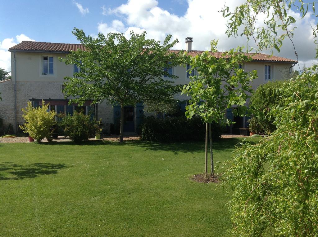 La Chaumeauniere Bed & Breakfast Aigrefeuille-d'Aunis ภายนอก รูปภาพ