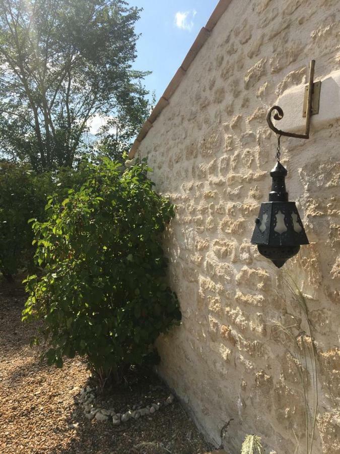 La Chaumeauniere Bed & Breakfast Aigrefeuille-d'Aunis ภายนอก รูปภาพ